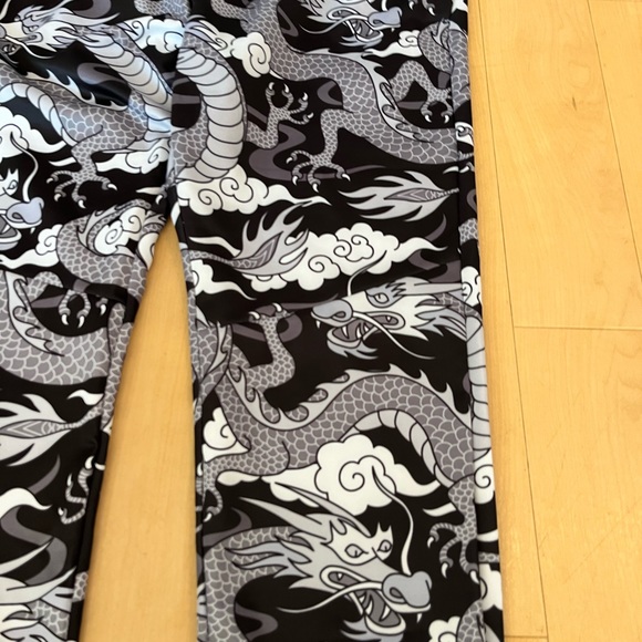 Men’s joggers 🏃‍♂️ Dragon 🐉 pants Large - Picture 4 of 8